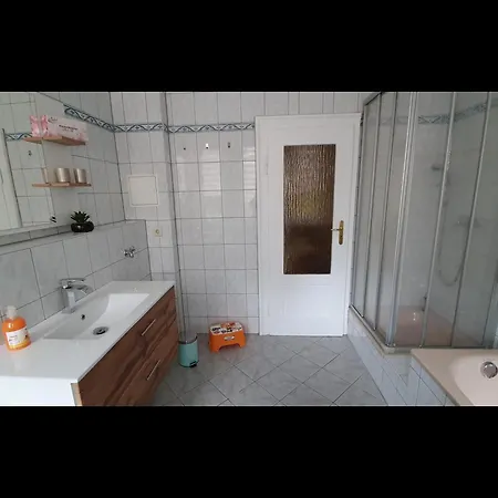 Neu! Unger Lejlighed